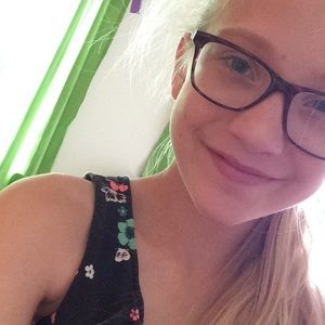 Meet your Posher, Abby